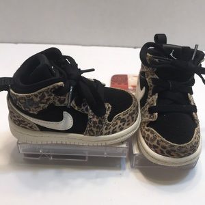 Jordan 1 Mid SE Leopard Sz 4c